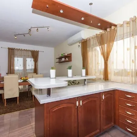 Apartamento Apartments Meri Seget Vranjica