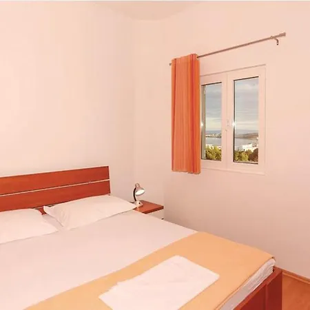 Apartments Meri Seget Vranjica