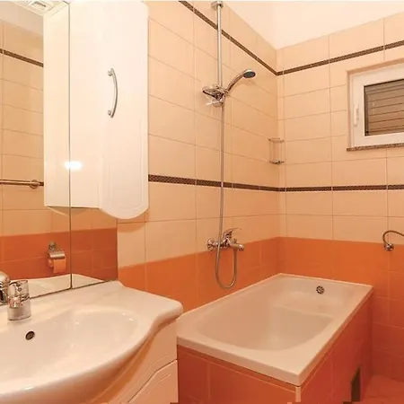 Apartments Meri Seget Vranjica